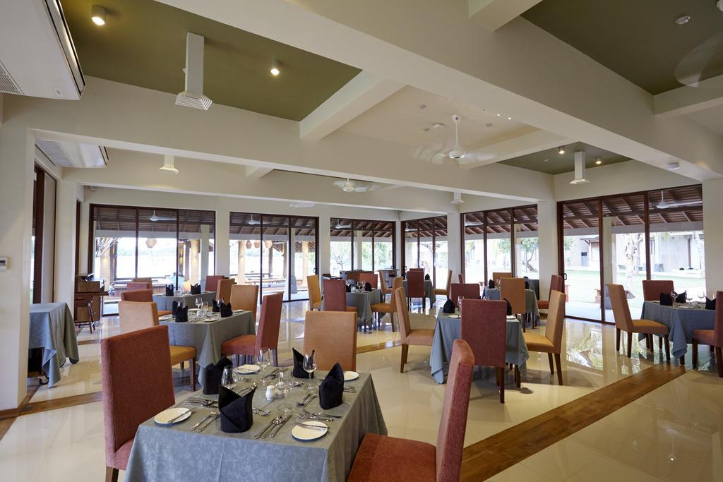 อมารันเธ เบย์ รีสอร์ต แอนด์ สปา Hotel ตรินโคมาลี ภายนอก รูปภาพ