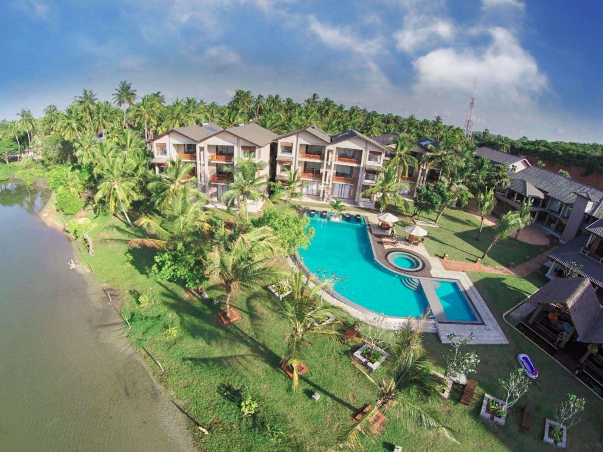 อมารันเธ เบย์ รีสอร์ต แอนด์ สปา Hotel ตรินโคมาลี ภายนอก รูปภาพ
