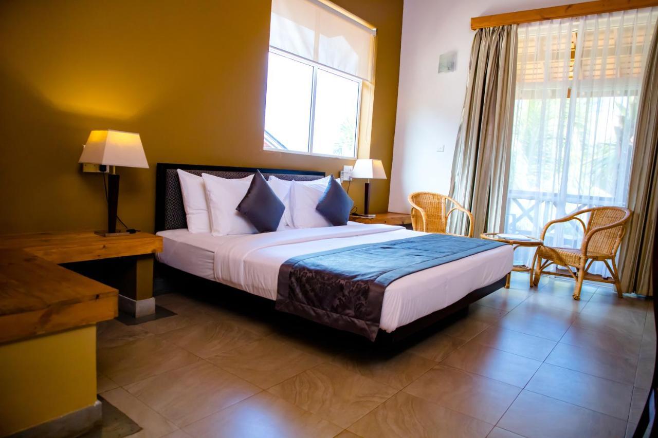 อมารันเธ เบย์ รีสอร์ต แอนด์ สปา Hotel ตรินโคมาลี ภายนอก รูปภาพ