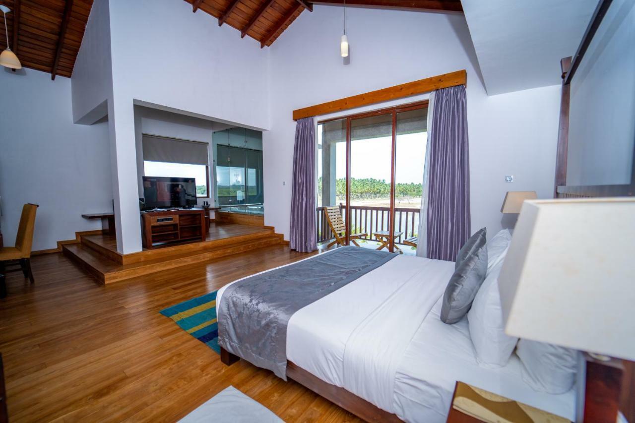 อมารันเธ เบย์ รีสอร์ต แอนด์ สปา Hotel ตรินโคมาลี ภายนอก รูปภาพ