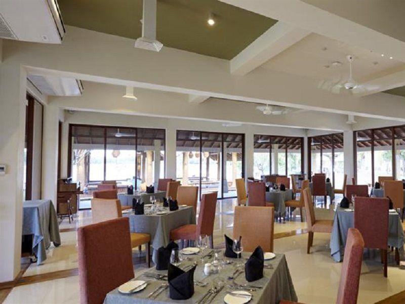 อมารันเธ เบย์ รีสอร์ต แอนด์ สปา Hotel ตรินโคมาลี ภายนอก รูปภาพ